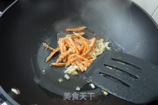 虾干炒蕨菜的做法步骤：4
