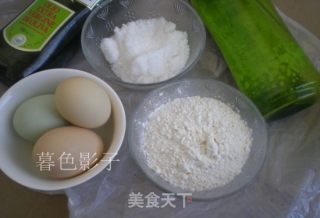 彩条蛋糕卷的做法步骤：1