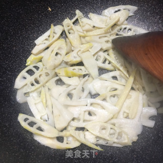 青椒炒雷笋的做法步骤：6