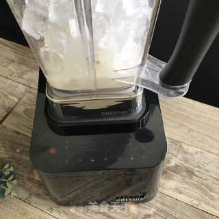 菠萝香蕉沙冰的做法步骤：4