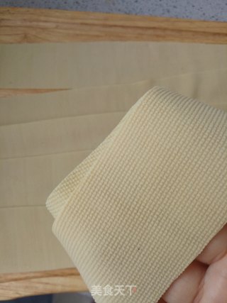 酱香烤豆皮的做法步骤：2