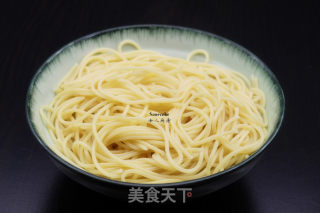 罗勒风味番茄酱意面的做法步骤：4
