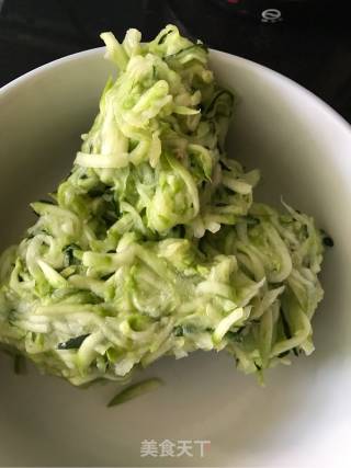 素馅锅贴的做法步骤：3