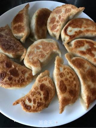 素馅锅贴的做法步骤：7