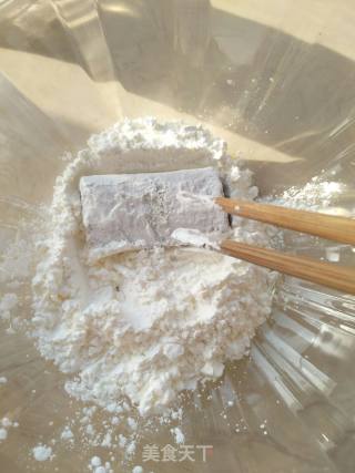 香酥炸带鱼的做法步骤：4