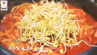 最正宗的韩式辣味脱骨鸡爪的做法步骤：13