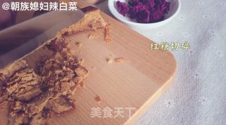 女人一生一定要吃的玫瑰红糖饼的做法步骤：2