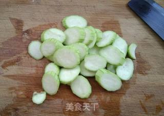 培根丝瓜玉子羹的做法步骤：2