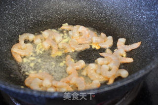 【每日新品】虾仁炒秋葵的做法步骤：4