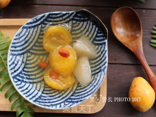 冰糖雪梨炖枇杷的做法步骤：5