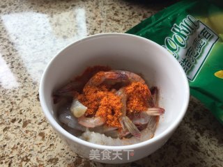 奶酪虾球的做法步骤：1