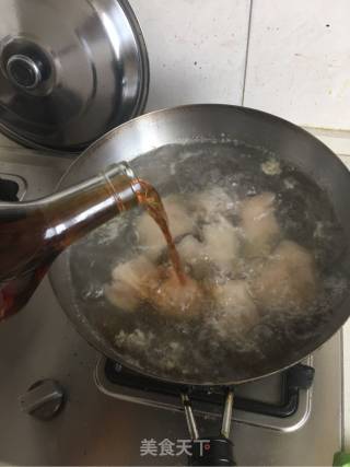 家常红烧猪蹄的做法步骤：4