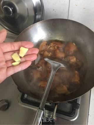家常红烧猪蹄的做法步骤：13