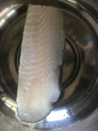 空气炸锅版酥炸龙利鱼的做法步骤：1