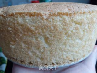 炼奶戚风蛋糕的做法步骤：1