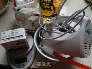 炼奶戚风蛋糕的做法步骤：2