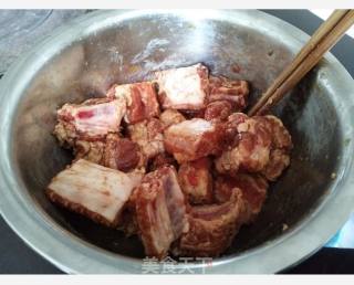 糖醋排骨的做法步骤：1