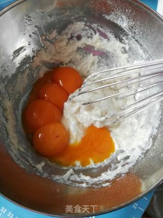 草莓奶油蛋糕卷的做法步骤：3