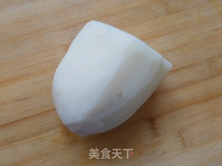 油焖莲藕的做法步骤：1