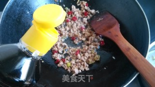 肉末炒蒜薹的做法步骤：3