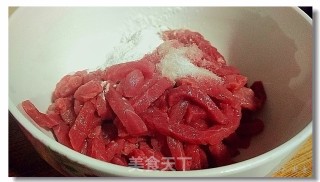 芹菜炒牛肉的做法步骤：3