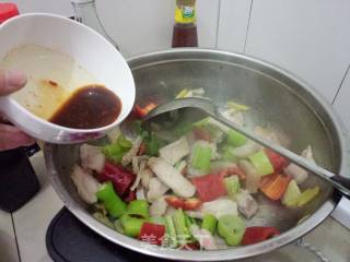 回锅肉炒双椒的做法步骤：8