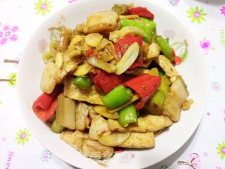 回锅肉炒双椒的做法步骤：9