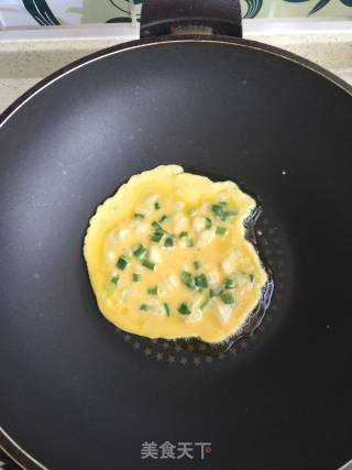 香葱鸡蛋饼的做法步骤：3