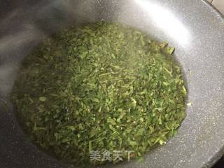香椿炒鸡蛋的做法步骤：3