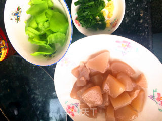 煮妇快手菜---爆炒魔芋的做法步骤：1