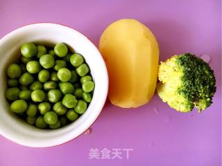 西蓝土豆豌豆泥的做法步骤：1
