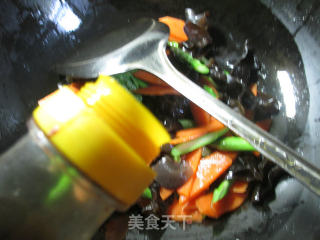 素炒三色的做法步骤：5