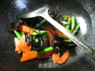 素炒三色的做法步骤：7