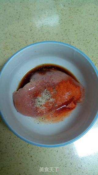 烤鸡肉莲藕披萨的做法步骤：7