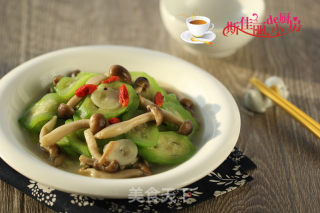蟹味菇炒丝瓜的做法步骤：7