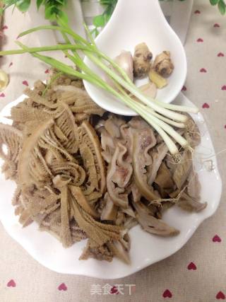 拌牛百叶猪肚的做法步骤：1