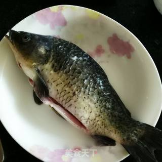 剁椒鱼摆摆的做法步骤：1