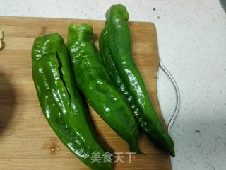 虎皮尖椒（糖醋味）的做法步骤：1