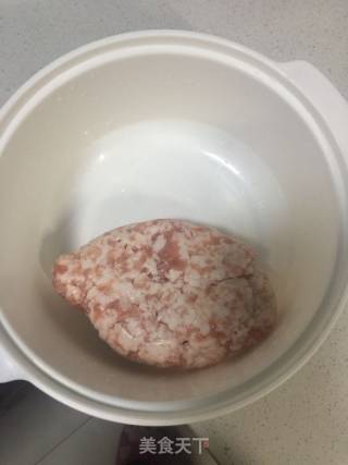 猪肉韭菜煎饺的做法步骤：1