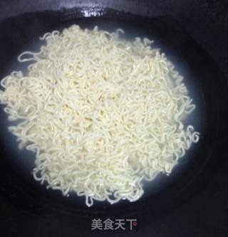 番茄鸡蛋炒面的做法步骤：3
