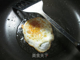 香菇煮荷叶蛋的做法步骤：2