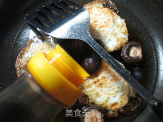 香菇煮荷叶蛋的做法步骤：5