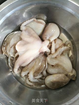 蒜苔炒八爪鱼的做法步骤：1