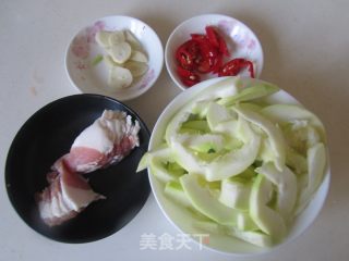 青南瓜炒肉片的做法步骤：1