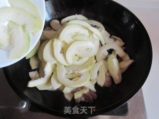 青南瓜炒肉片的做法步骤：4