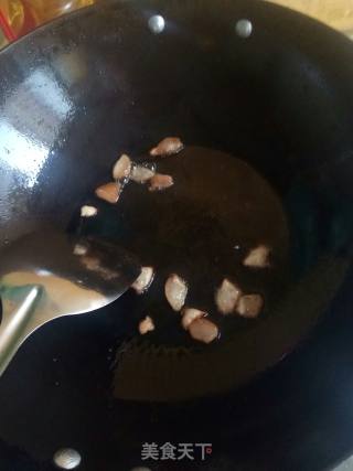 蒜苗炒腊肉的做法步骤：2