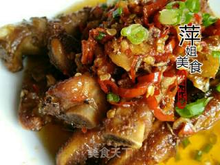 孜然蒜香寸骨的做法步骤：1