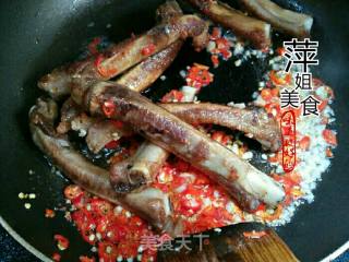 孜然蒜香寸骨的做法步骤：7