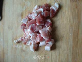 土豆红烧肉的做法步骤：1