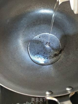 脆骨炒水芹的做法步骤：7